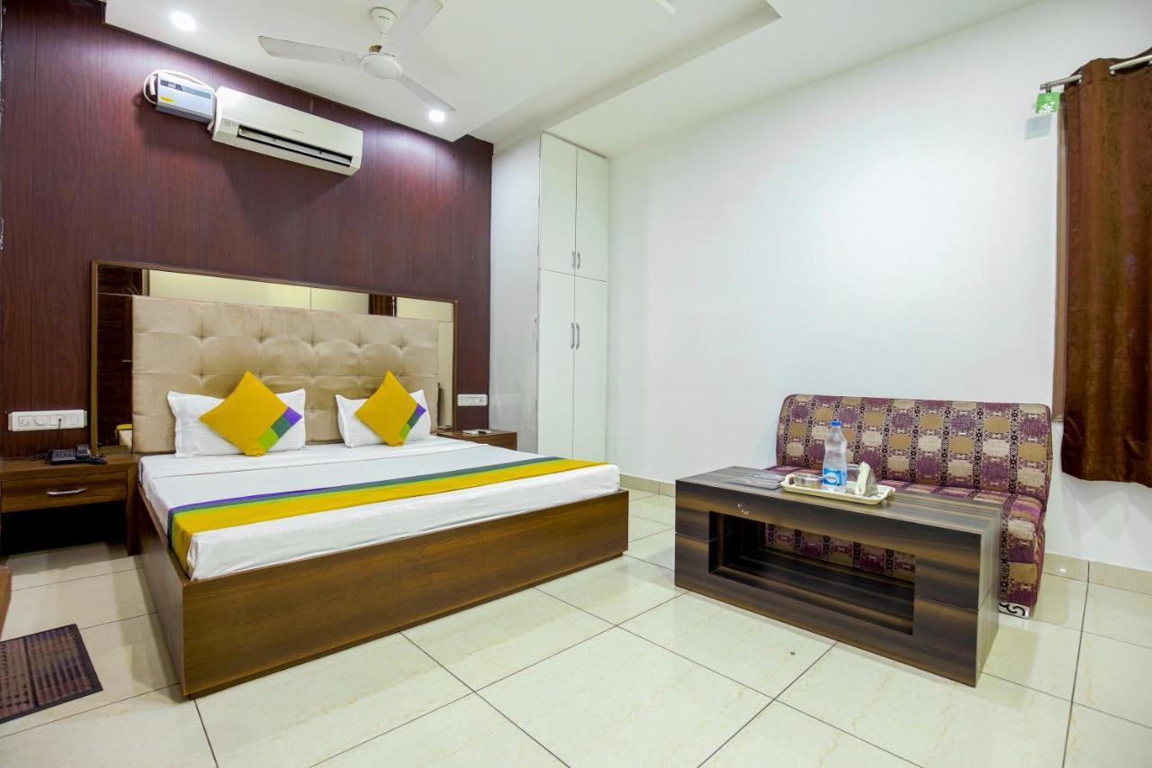 Hotel Lime Wood Ludhiana Exterior photo