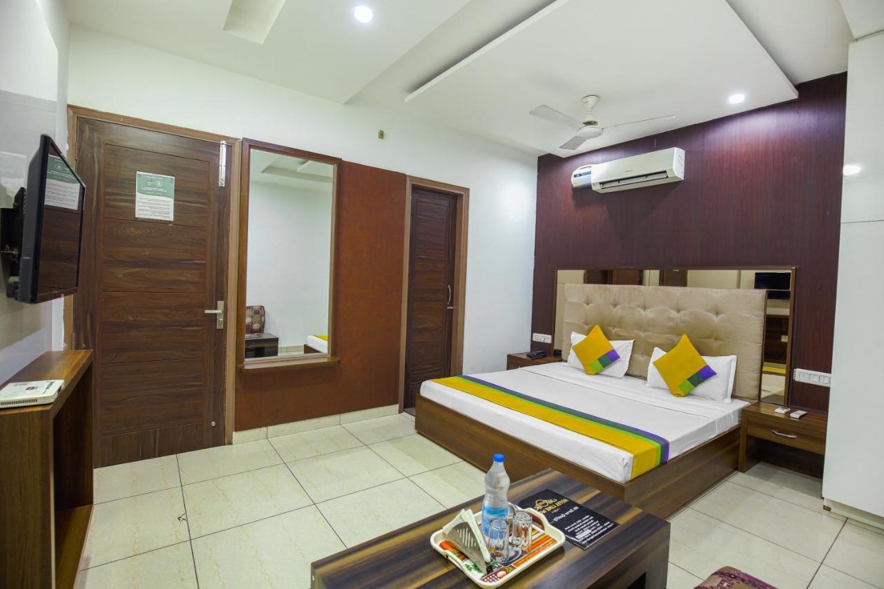 Hotel Lime Wood Ludhiana Exterior photo